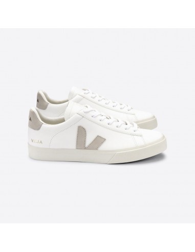 Veja Men's Campo Chromefree White Natural Suede brillant des détails fins